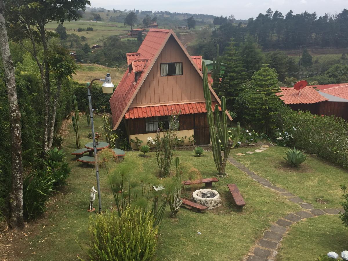 Hotel Chalets Los Volcanes Fraijanes ภายนอก รูปภาพ