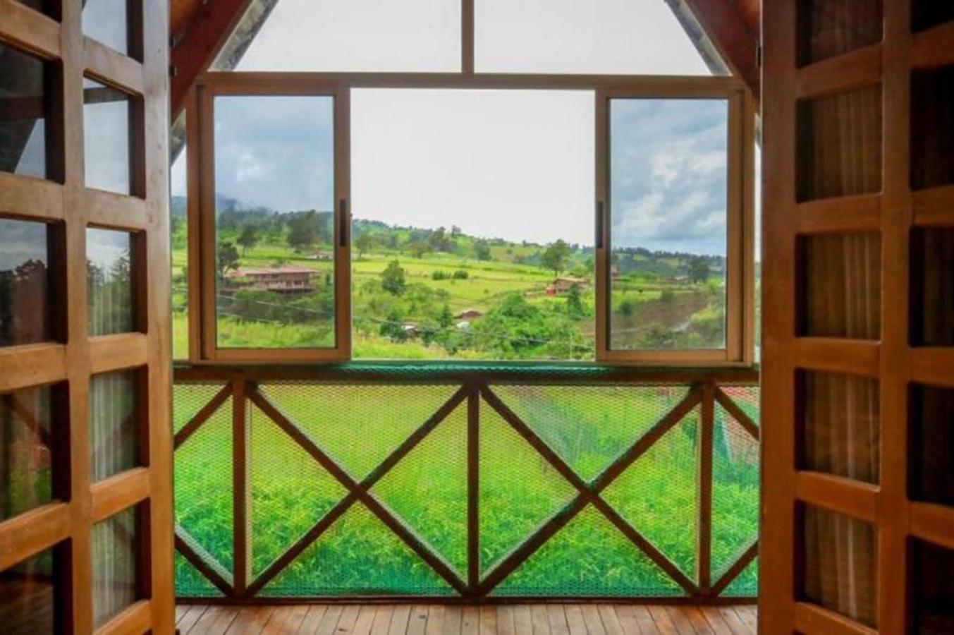 Hotel Chalets Los Volcanes Fraijanes ภายนอก รูปภาพ